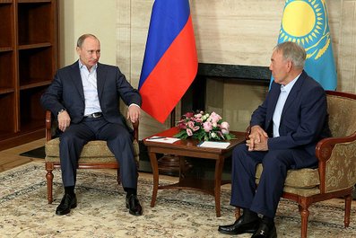 С Президентом Казахстана Нурсултаном Назарбаевым. 7 июля 2013 года