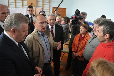 Встреча с жителями Хабаровска, пострадавшими от паводка. 30 августа 2013 года