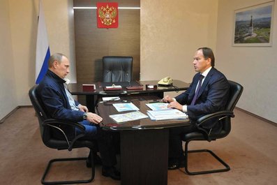 С губернатором Красноярского края Львом Кузнецовым. 1 сентября 2013 года