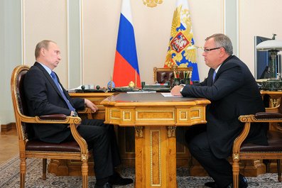 С президентом – председателем правления Банка ВТБ Андреем Костиным. 20 сентября 2013 года
