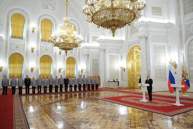 Церемония представления офицеров по случаю их назначения на вышестоящие командные должности и присвоения им высших воинских званий. 19 ноября 2013 года
