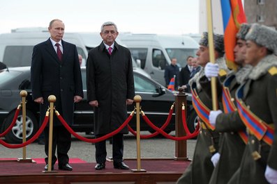 Официальная церемония встречи. С Президентом Армении Сержем Саргсяном. 2 декабря 2013 года