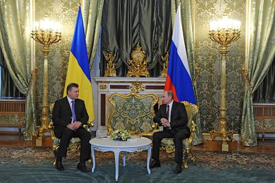 С Президентом Украины Виктором Януковичем. 17 декабря 2013 года