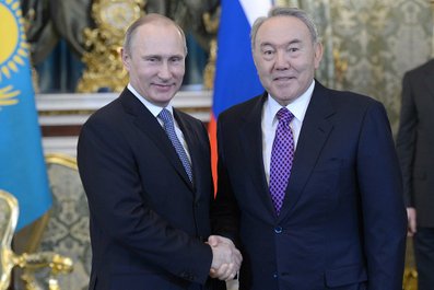 С Президентом Казахстана Нурсултаном Назарбаевым. 24 декабря 2013 года