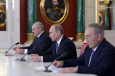 Совместная пресс-конференция с Президентом Белоруссии Александром Лукашенко и Президентом Казахстана Нурсултаном Назарбаевым. 24 декабря 2013 года