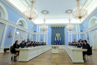 Встреча с членами Правительства. 26 декабря 2013 года