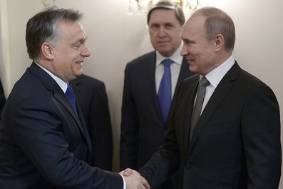 С Премьер-министром Венгрии Виктором Орбаном. На заднем плане – помощник Президента Юрий Ушаков. 14 января 2014 года