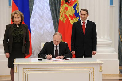 Церемония подписания законов о принятии Крыма и Севастополя в состав России. 21 марта 2014 года