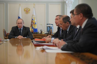 Совещание с членами Правительства. 9 апреля 2014 года