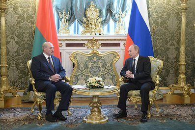 С Президентом Белоруссии Александром Лукашенко. 8 мая 2014 года
