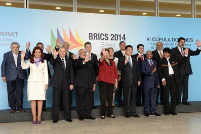 Участники встречи лидеров БРИКС с главами южноамериканских государств. 16 июля 2014 года