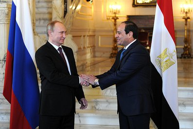 С Президентом Арабской Республики Египет Абдельфаттахом Сиси. 10 февраля 2015 года